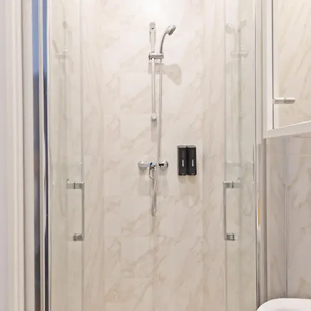 2 Bedroom Ile Saint-louis With Free Netflix Appartamento Parigi